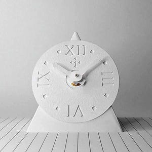 P1 - Orologio da scrivania minimale. Orologi di design italiano, orologi ecologici piccoli leggeri, orologi eleganti esclusivi firmati.