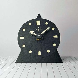 P9 - Orologio da scrivania minimale. Orologi di design italiano, orologi ecologici piccoli leggeri, orologi eleganti esclusivi firmati.