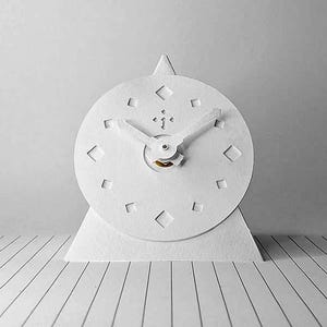 P5, Orologio da scrivania minimale. Orologi di design italiano, orologi ecologici piccoli leggeri, orologi eleganti esclusivi firmati.