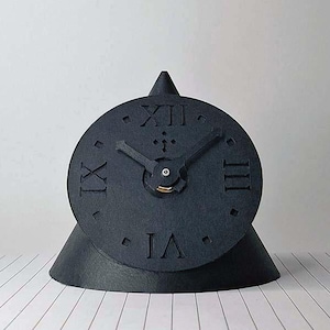 C3 - Orologio da scrivania minimale. Orologi di design italiano, orologi ecologici piccoli leggeri, orologi eleganti esclusivi firmati.