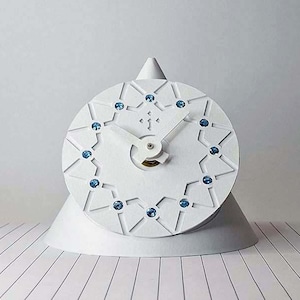 C10 - Orologio da scrivania minimale. Orologi di design italiano, orologi ecologici piccoli leggeri, orologi eleganti esclusivi firmati.