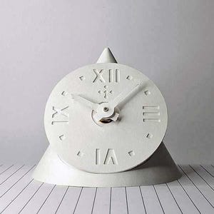 C4 - Orologio da scrivania minimale. Orologi di design italiano, orologi ecologici piccoli leggeri, orologi eleganti esclusivi firmati.
