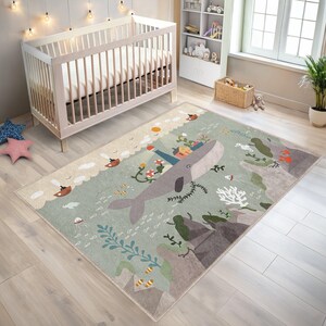 Krypande valmatta - Grön matta - Halksäker fyrmatta för barnrum - Löpare för småbarn med skepp - Lekrumsmatta med moln - Coral Life Tammy Time-matta