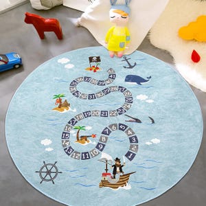 Tapis rond marelle pour chambre de tout-petit - Tapis cercle pirate bleu - Tapis d'activité pour garderie baleines - Tapis de jeu circulaire lavable ancre Carte au trésor