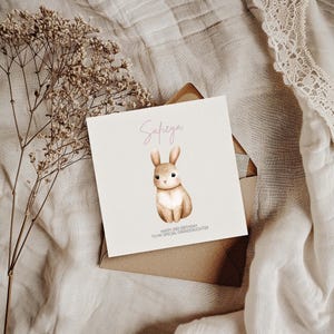 Cartão de aniversário personalizado para meninas com coelhinhas.