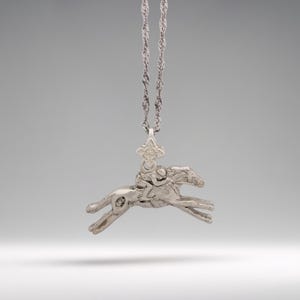 Horse Racing Jewelry Pendant for Men – Classic 925 Sterling Silver Gift – Handmade Sports Accessory for Riders – Necklace