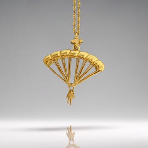 Skydiving Pendant for Men and Women – Gold-Plated 925 Silver Jewelry Gift – Handmade Sports Charm for Extreme Movement – Necklace