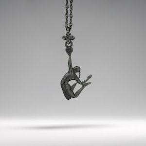 Gift for Volleyball Player – Pendant for Women in Oxidized 925 Silver – Sports Jewelry for Athletes and Girls – Necklace
