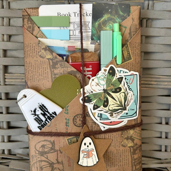 Blind Date With A Book Deluxe | Mystery Book | Surprise Book | Book Gift | Bookish | Pick Your Genre | Pre-Loved Book | Blind Book |