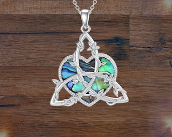 Collar de nudo celta de plata de ley 925 con concha de abulón y nudo de amor celta.