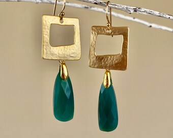 Green Onyx Gold Earrings. Large Geometric Gemstone Earrings. Faceted Onyx Dangle Earrings. Luxury Fine Jewelry.