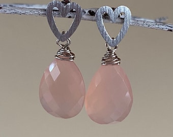 Rose quartz silver heart earrings. Faceted genuine pink quartz earrings.  Gift for mom. Teardrop earrings.