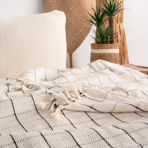 Checkered Throw, 100% Turkish Cotton Throw Bed Blanket, Queen Size Bedspread, Queen King Size Bed Throw with Tassels