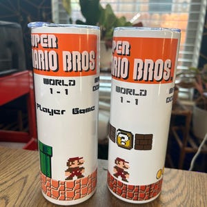 Personalizowany kubek inspirowany Super Mario Brothers | Kubek termiczny Mario ze stali nierdzewnej | Butelka na wodę Mario o pojemności 20 uncji | Prezenty dla miłośników Mario