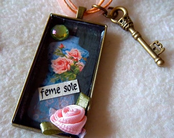 Pendant feme sole independant woman No.82