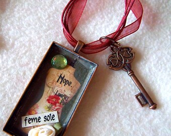 Pendant feme sole independant woman No.77