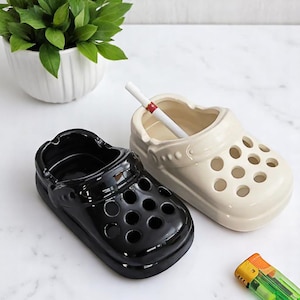 Creative Ceramic Clog Ashtray – Black & White Slipper-Shaped Ashtray, Unique Table Decor, Small Object Tray, Gift for Smokers