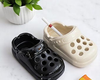 Creative Ceramic Clog Ashtray – Black & White Slipper-Shaped Ashtray, Unique Table Decor, Small Object Tray, Gift for Smokers