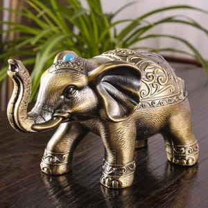 Vintage Elephant Ashtray with Lid – Unique Windproof & Dustproof Design | Retro Decor for Office and Home | Stylish Furnishings