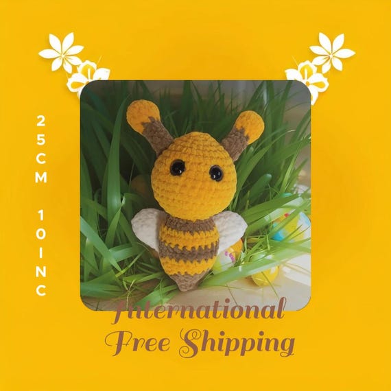 Handmade Bee Plushie – Crochet Easter Gift – 25cm Amigurumi Bee with Glitter Eyes – Soft Velvet Yarn Toy – Spring Decor – Cute Gift for Kids