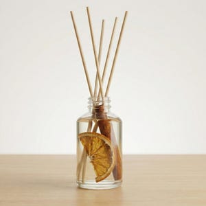 Orange & Cinnamon Reed Diffuser: Natürliche Mischung ätherischer Öle