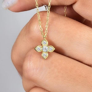 14K Solid Gold Diamond Clover Necklace / Four Leaf Flower Necklace / Daisy Necklace / Diamond Cluster Necklace / Minimal Clover Jewelry