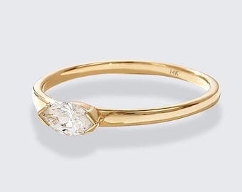 Anello solitario con diamante Marquise, fascia impilabile in oro 14 carati