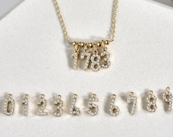 Collar con número de diamantes en oro de 14 quilates y colgante con fecha personalizada