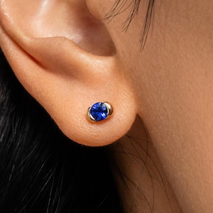 Gold Sapphire Earrings / September birthstone / Personalized Earrings / 10K&14K Minimalist 6.0 mm Solitaire Earrings / Bazel Frame Earrings