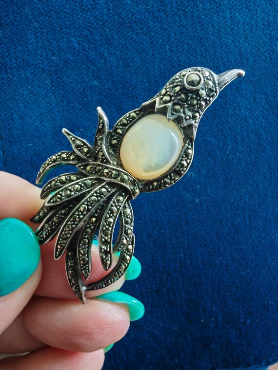 Vintage Sterling Silver Bird Brooch: Marcasite & Mother of  display picture 2