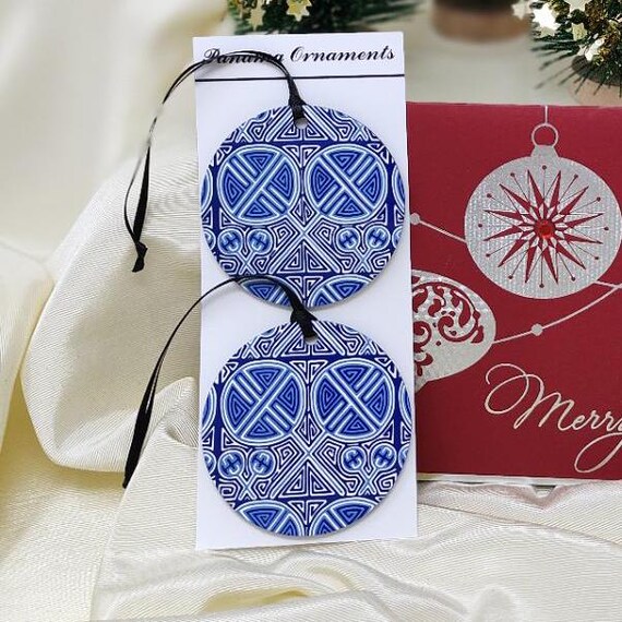 Mola Maracas in Blues Round MDF Ornament