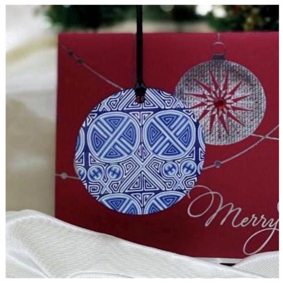 Mola Maracas in Blues Round MDF Ornament