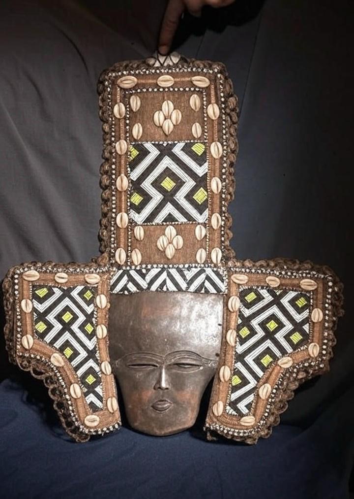 Royal Kuba Headdress Wall Mask – Beaded African Tribal Art with Cowries