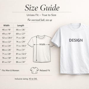 K&ouml;nnte beinhalten: Ein wei&szlig;es T-Shirt mit dem Wort "DESIGN" auf der Vorderseite. Das Bild enth&auml;lt eine Gr&ouml;&szlig;entabelle mit Ma&szlig;en in cm und Zoll f&uuml;r die Gr&ouml;&szlig;en XS bis 5XL. Der Leitfaden gilt f&uuml;r Unisex-Passform, True to Size und Relaxed Fit.
