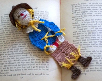 crochet bookmark scarecrow of oz, unique bookmark, decoration, wizard of Oz, reader gift, shadow box art, gift for men, student gift, decor