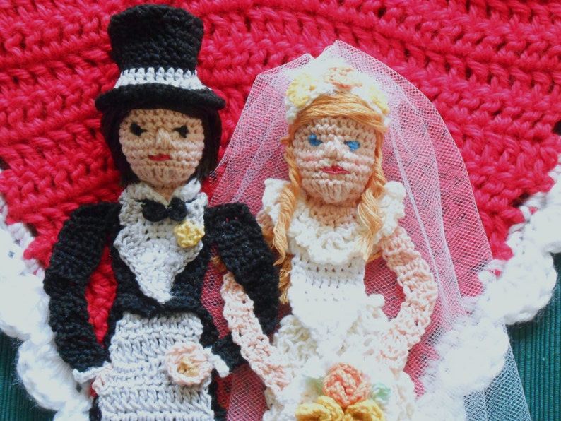 wedding wall hanging crochet pattern, home decor DIY, anniversary DIY, wedding crochet pattern, anniversary gift pattern, wedding gift diy image 2
