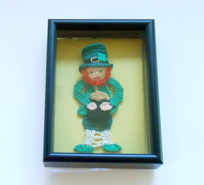 lucky Irish leprechaun crochet bookmark, shamrock hat, celtic wall art, unique bookmark, shadow box art, Saint Patricks day gift, image 8