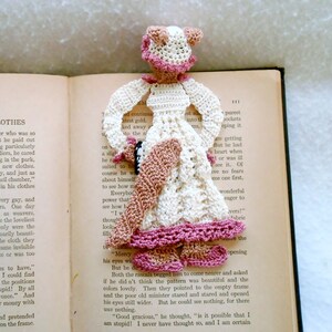 fairytale bookmark DIY, red riding hood bookmark DIY, wolf crochet pattern set, librarian gift diy, crochet bookmark patterns, crochet diy image 8