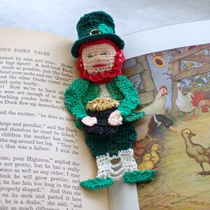 lucky Irish leprechaun crochet bookmark, shamrock hat, celtic wall art, unique bookmark, shadow box art, Saint Patricks day gift, image 9