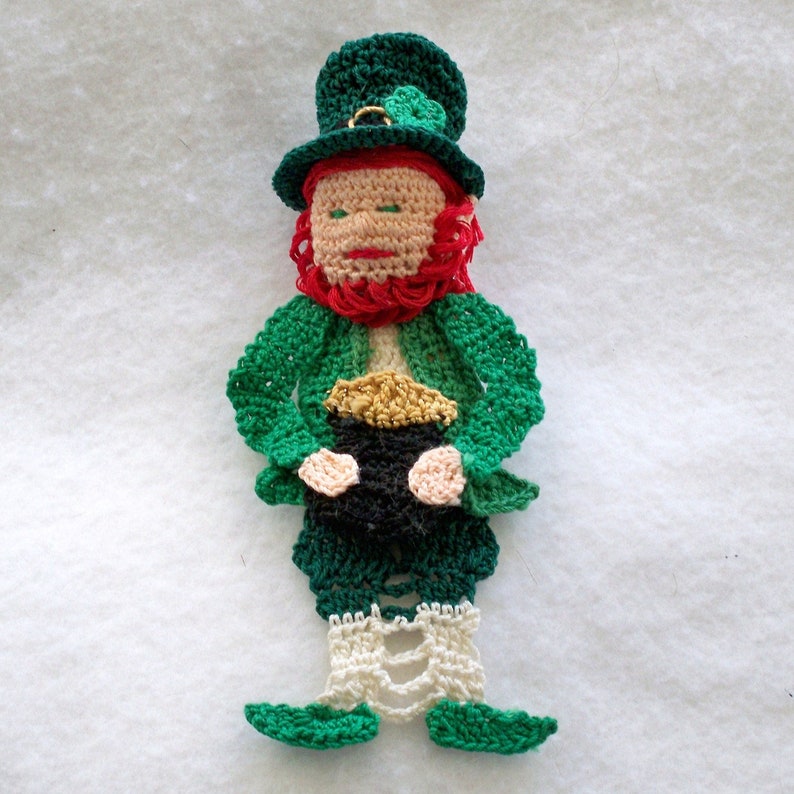 lucky Irish leprechaun crochet bookmark, shamrock hat, celtic wall art, unique bookmark, shadow box art, Saint Patricks day gift, image 4