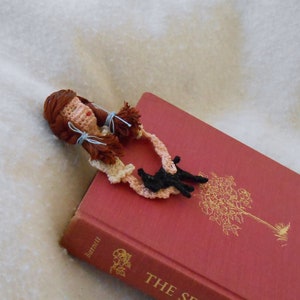 dorothy and toto thread crochet bookmark, unique bookmarks, wall decoration, readers gift, wizard of Oz, collectibles, shadow box art image 4