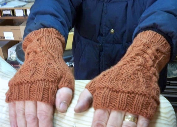 Mens Knit Fingerless Gloves Pattern Diy Cable Knit Gloves For Men Cable Knitting Instructions Knit Gloves Pattern Cable Knit Diy
