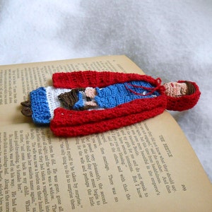 fairytale bookmark DIY, red riding hood bookmark DIY, wolf crochet pattern set, librarian gift diy, crochet bookmark patterns, crochet diy image 4