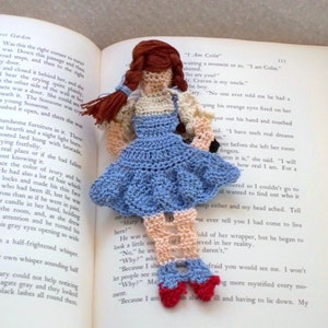 dorothy and toto thread crochet bookmark, unique bookmarks, wall decoration, readers gift, wizard of Oz, collectibles, shadow box art image 5