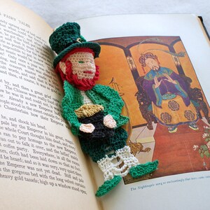 lucky Irish leprechaun crochet bookmark, shamrock hat, celtic wall art, unique bookmark, shadow box art, Saint Patricks day gift, image 7