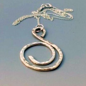 Gehämmerte Spirale Anhänger Sterling Silber-Kette inklusive Bild 3