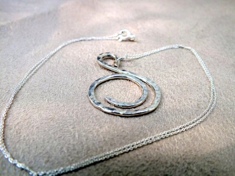 Gehämmerte Spirale Anhänger Sterling Silber-Kette inklusive Bild 5