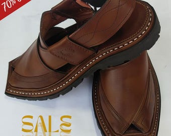 Handgefertigte Leder Peschawori Chappal Sandale: Traditioneller Kaptan Stil