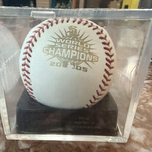 2005 World Series Champions Baseball Chicago White Sox Rawlings Gold Logo Commemorative Ball MLB Authenticated Sealed Cube