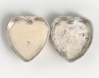 Dos moldes para pasteles vintage Ekco + Bake King con forma de corazón, fabricados en EE. UU., de 23 cm (9 pulgadas).